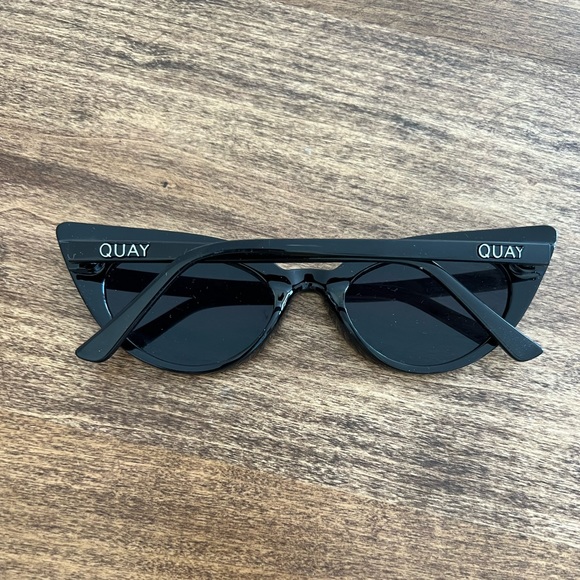 Quay Australia Black Retro Sunglasses - Picture 8 of 8